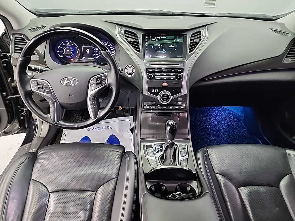 HYUNDAI Grandeur - Vista 7