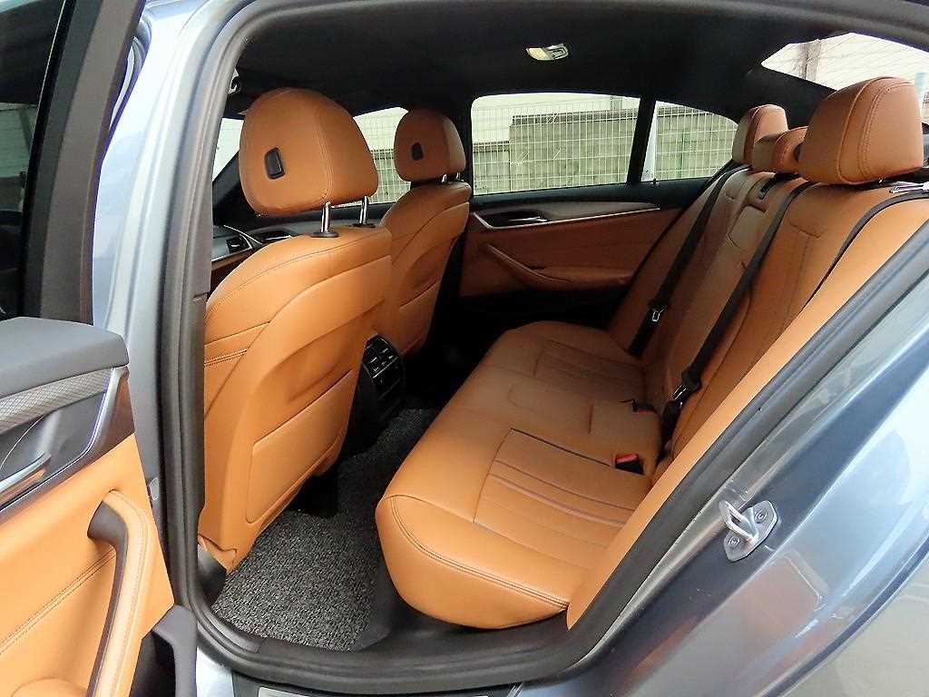 BMW 5 Series - Vista 6