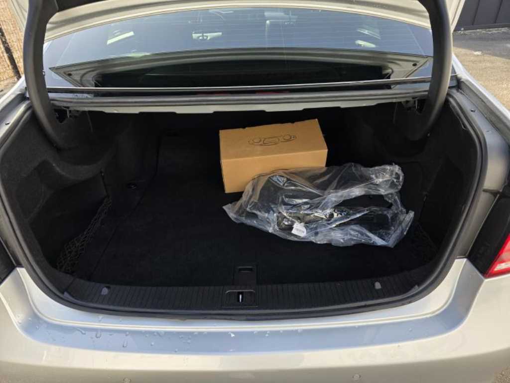 Mercedes Benz E class - Vista 4