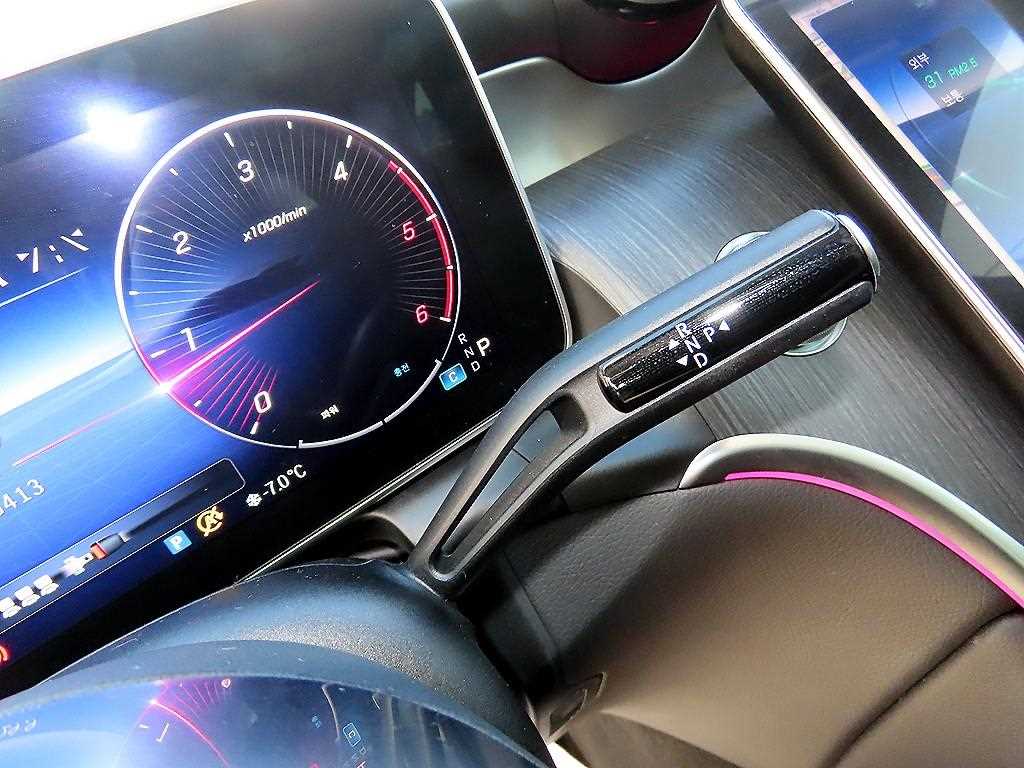 Mercedes Benz GLC Class - Vista 11