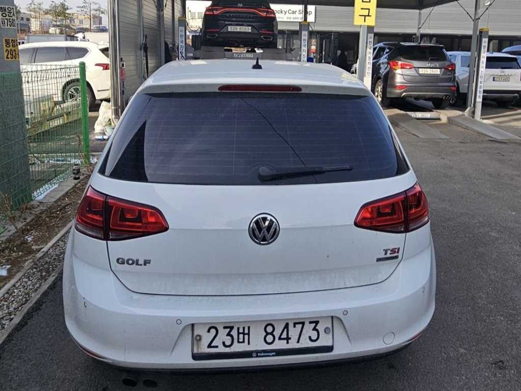 Volkswagen Golf - Vista 2