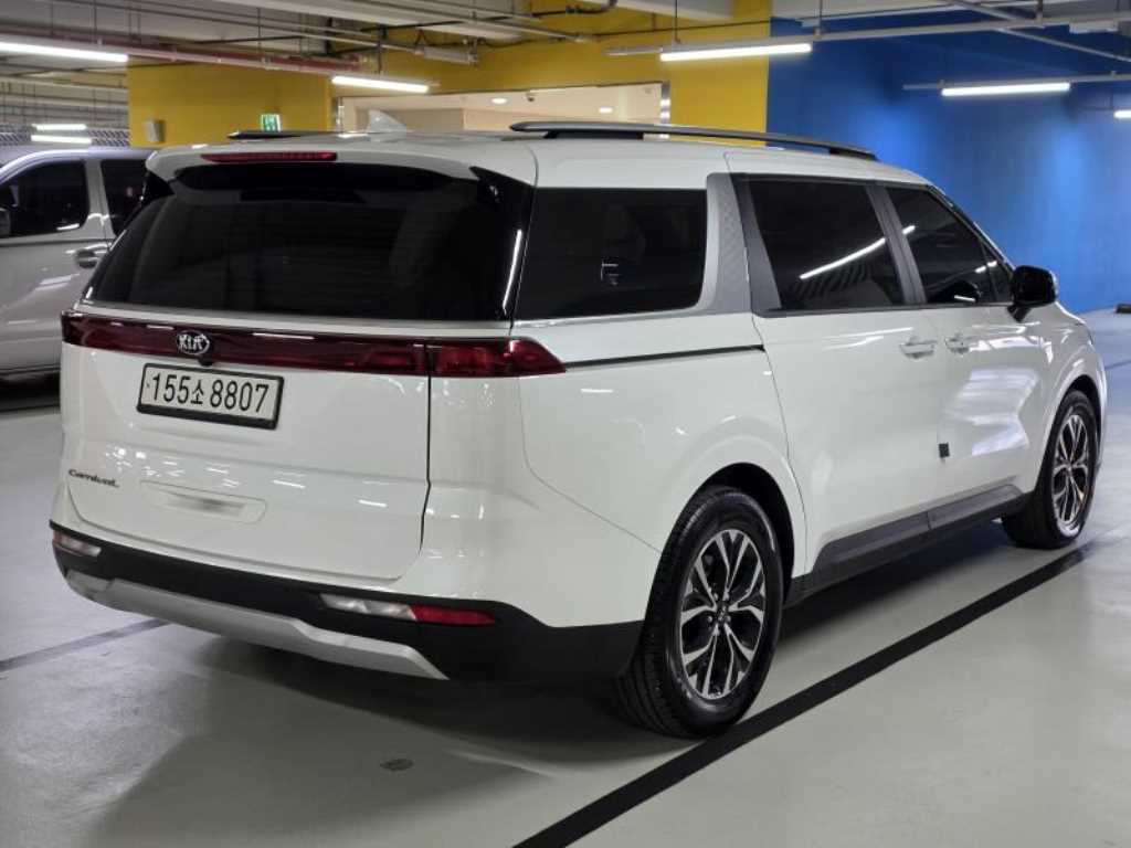 KIA Carnival - Vista 4