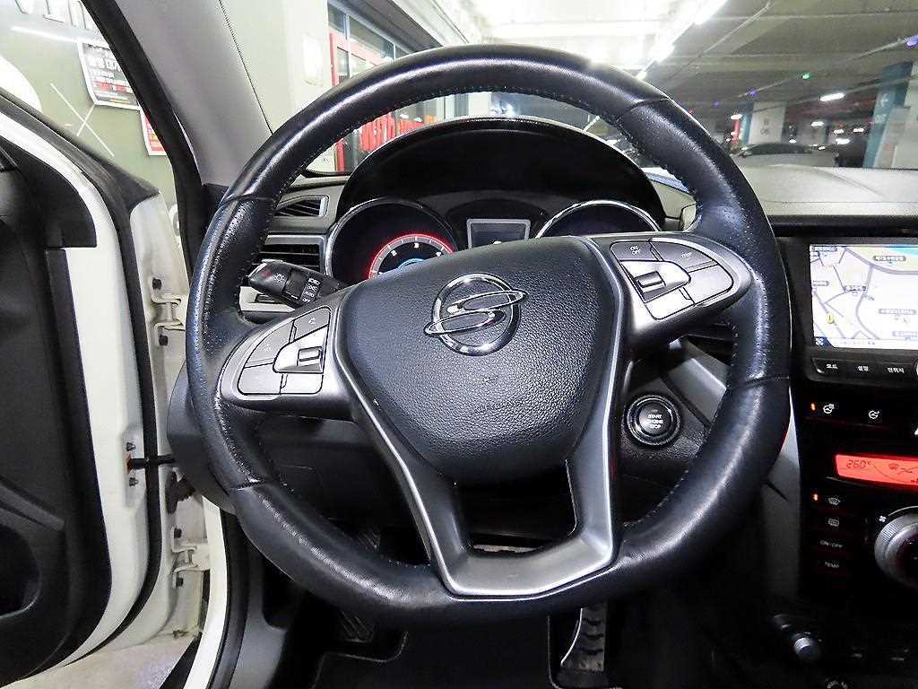 Ssangyong Tivoli - Vista 8