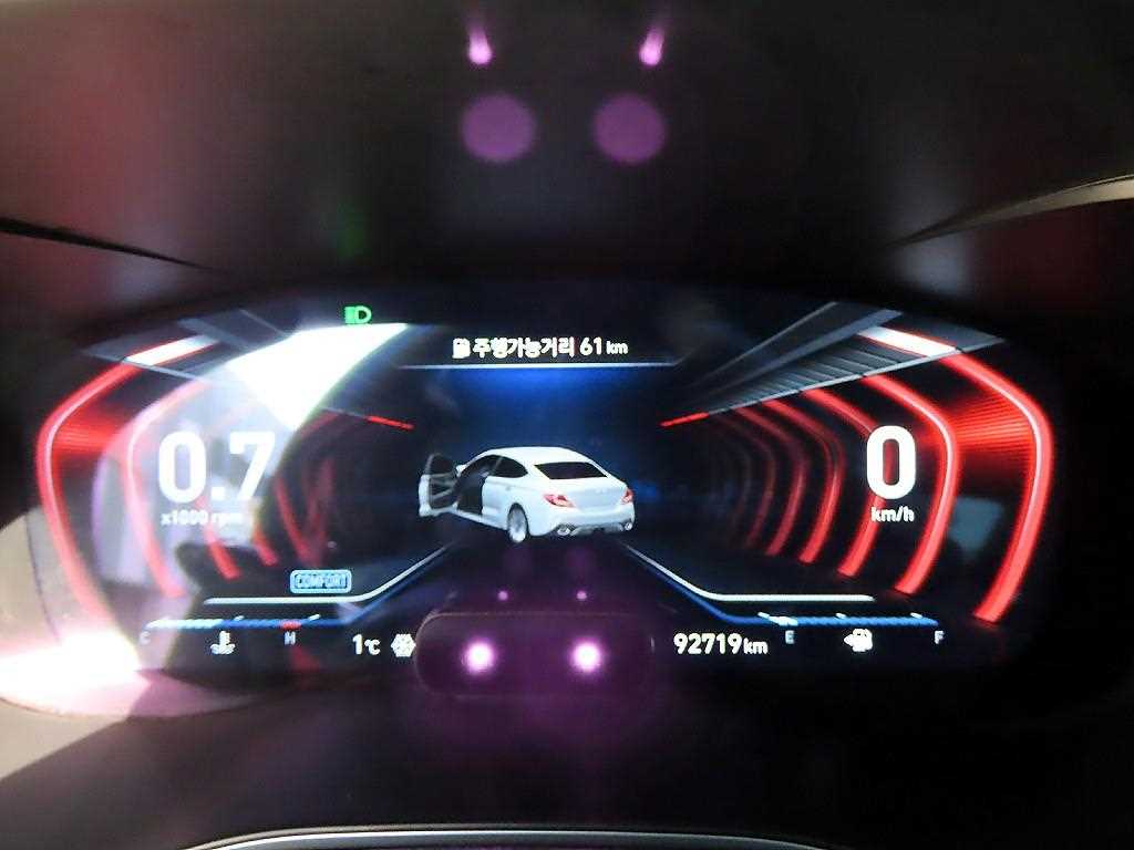 Genesis G70 - Vista 9