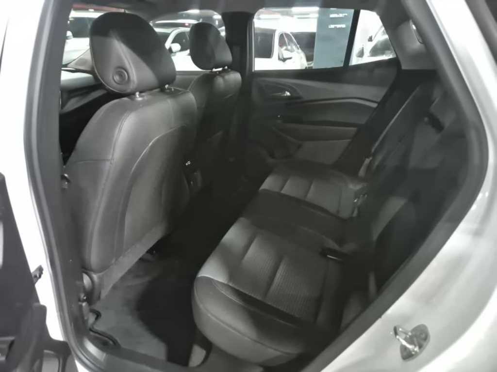 Chevrolet Trax - Vista 7