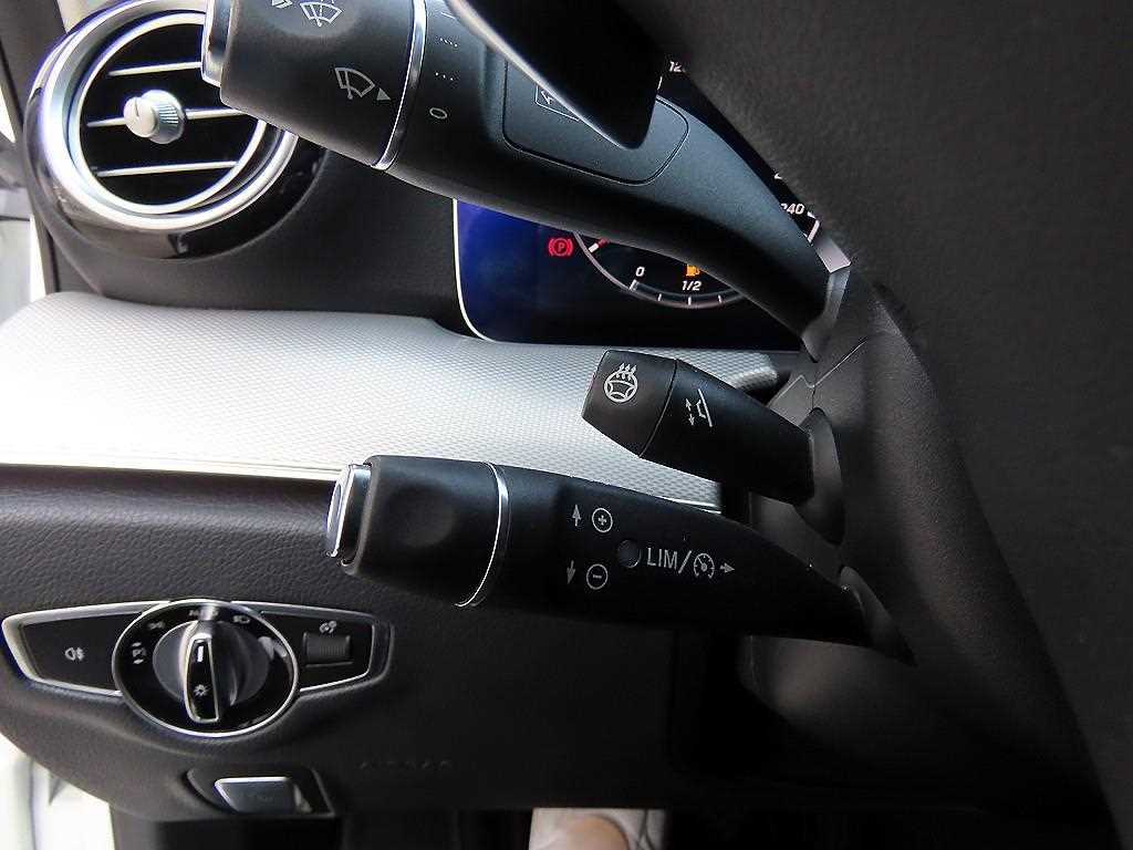 Mercedes Benz E class - Vista 12