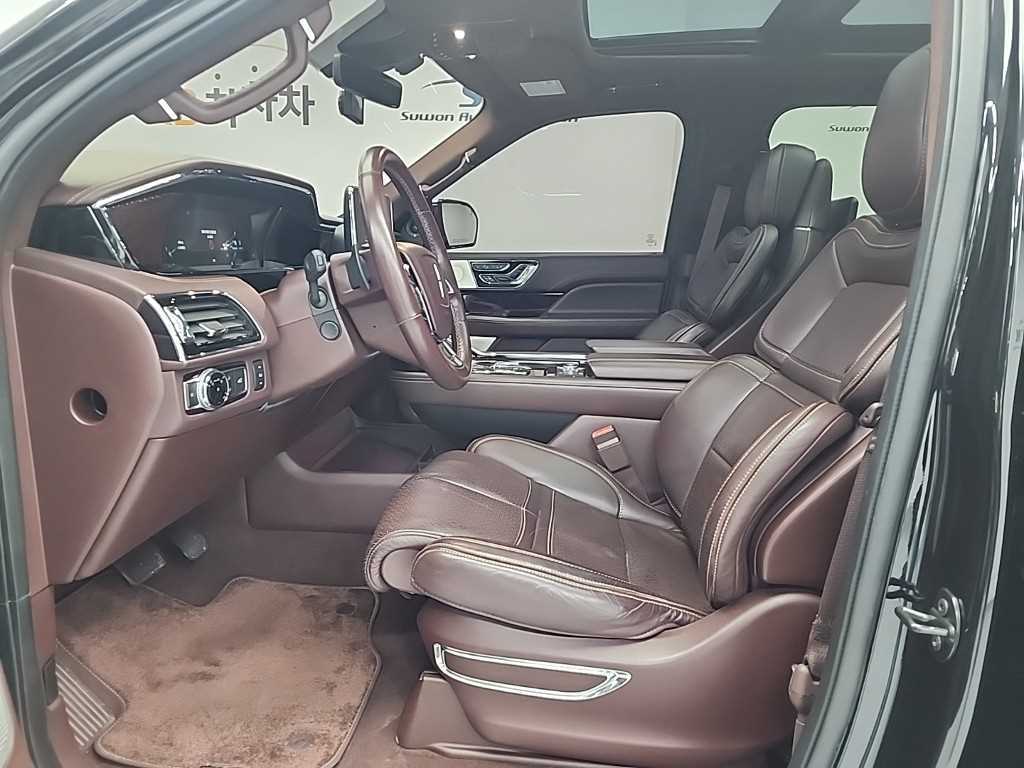 Lincoln Navigator - Vista 11