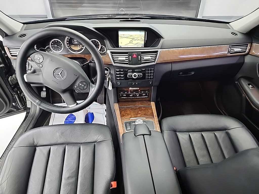 Mercedes Benz E class - Vista 7