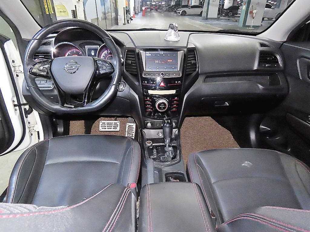 Ssangyong Tivoli - Vista 10