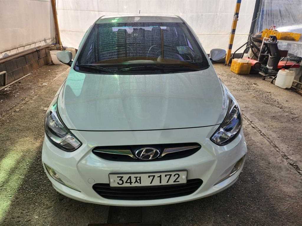 HYUNDAI Accent 2014 Blanco - Importación desde Corea - HF Imports Iquique - Foto 1