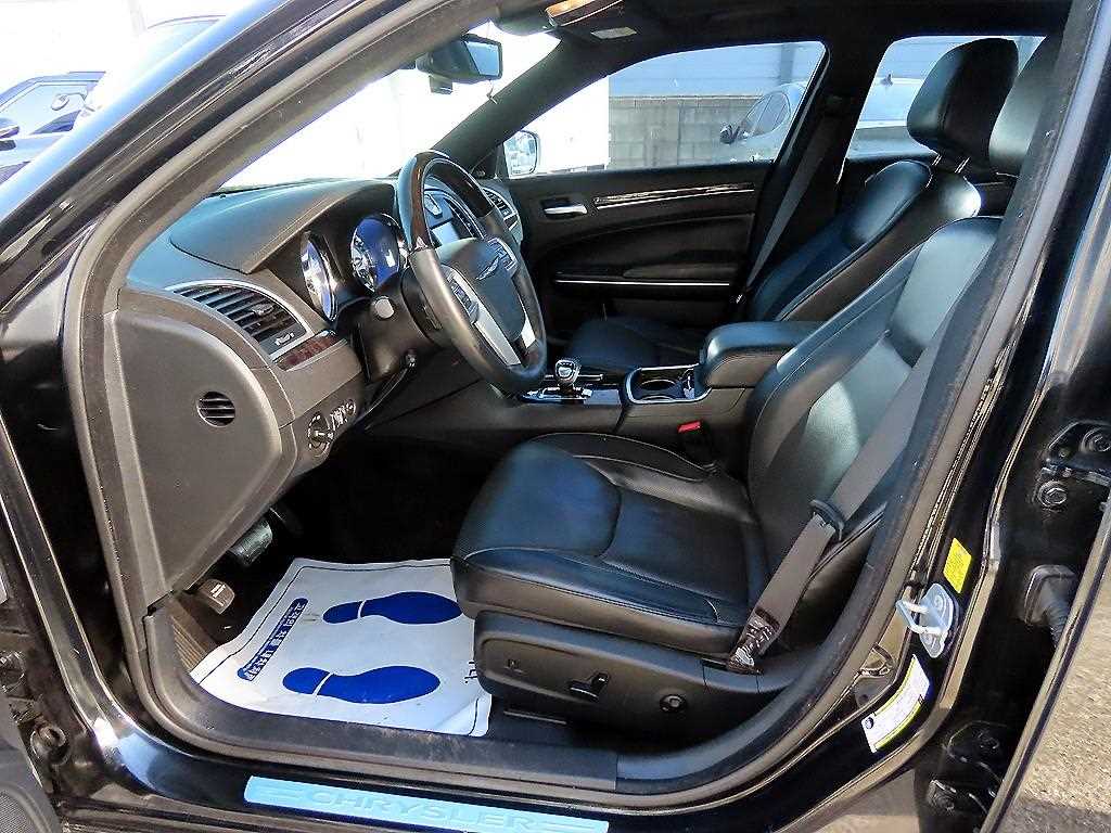 Chrysler 300C - Vista 5