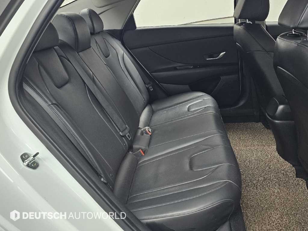 HYUNDAI Avante - Vista 12