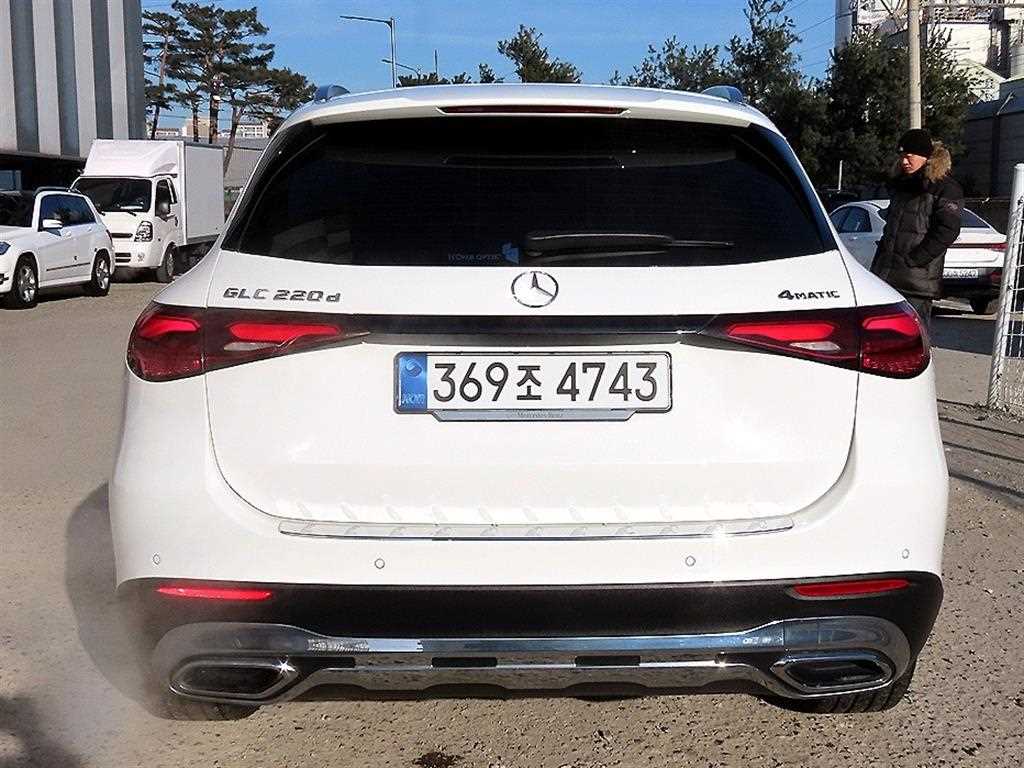 Mercedes Benz GLC Class - Vista 4