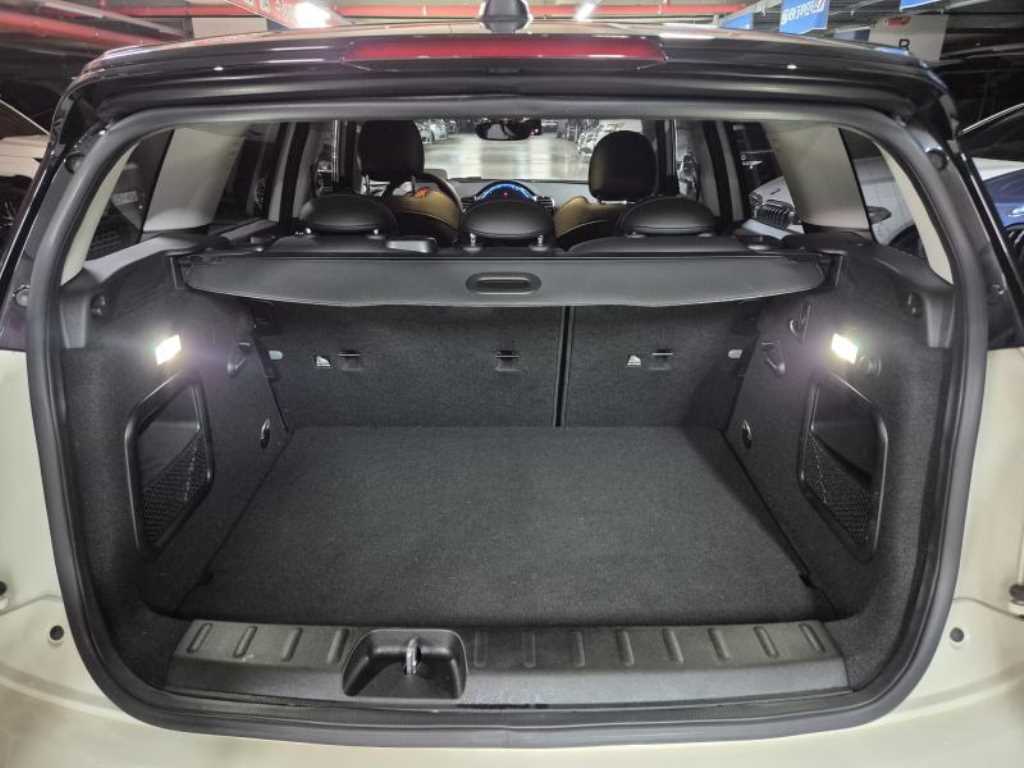 Mini Clubman - Vista 5