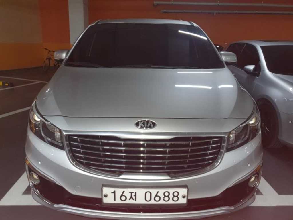 KIA Carnival 2016 Plateado - Importación desde Corea - HF Imports Iquique - Foto 1