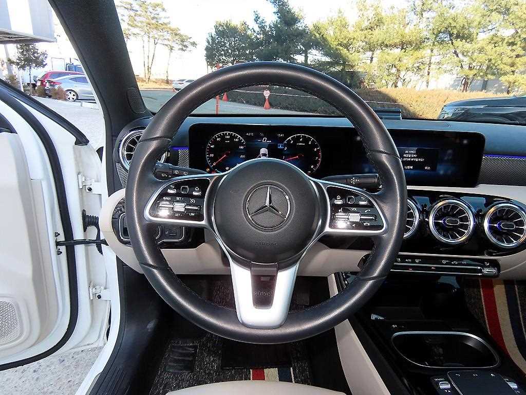 Mercedes Benz A Class - Vista 8