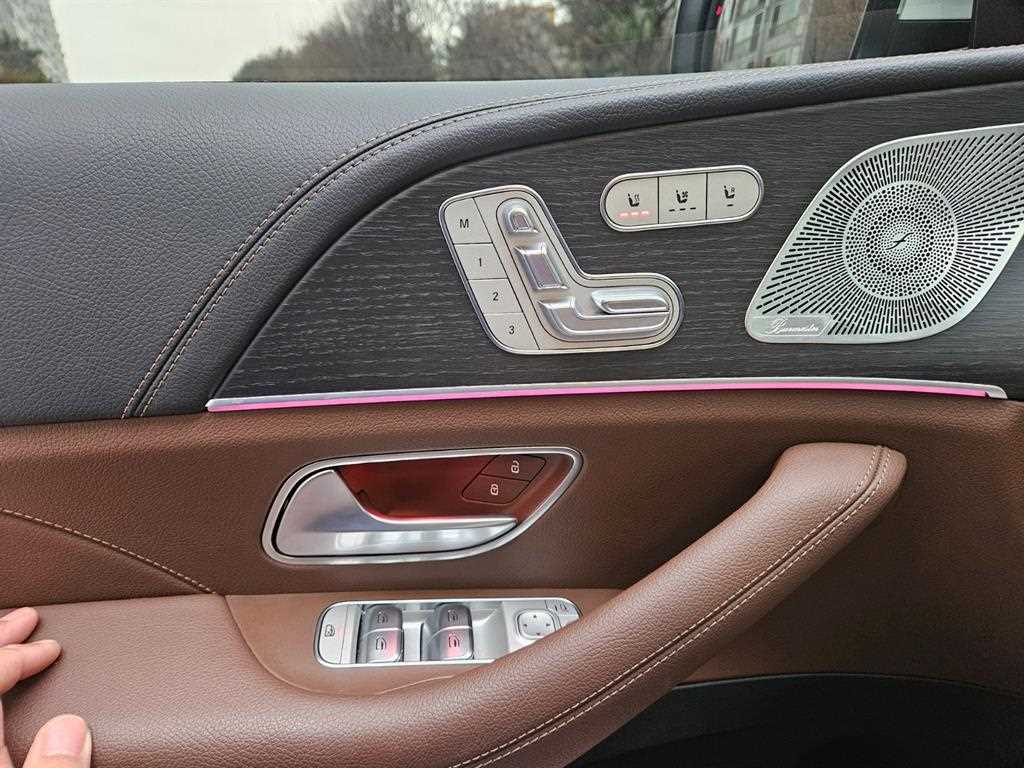 Mercedes Benz GLE Class - Vista 9