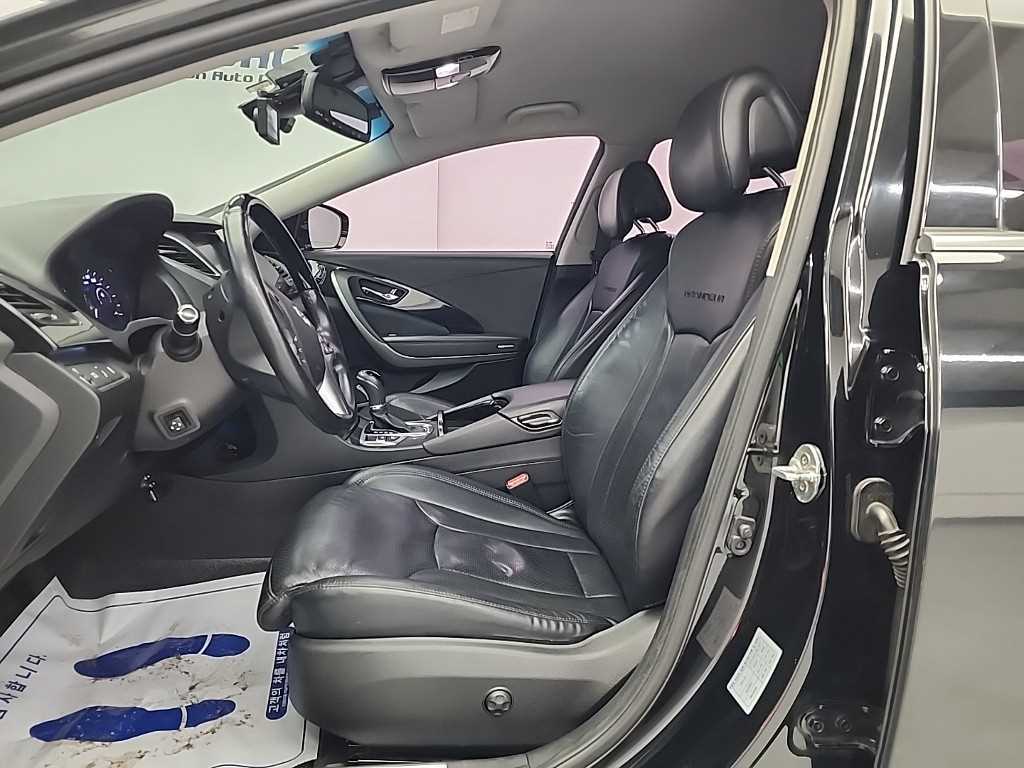 HYUNDAI Grandeur - Vista 11