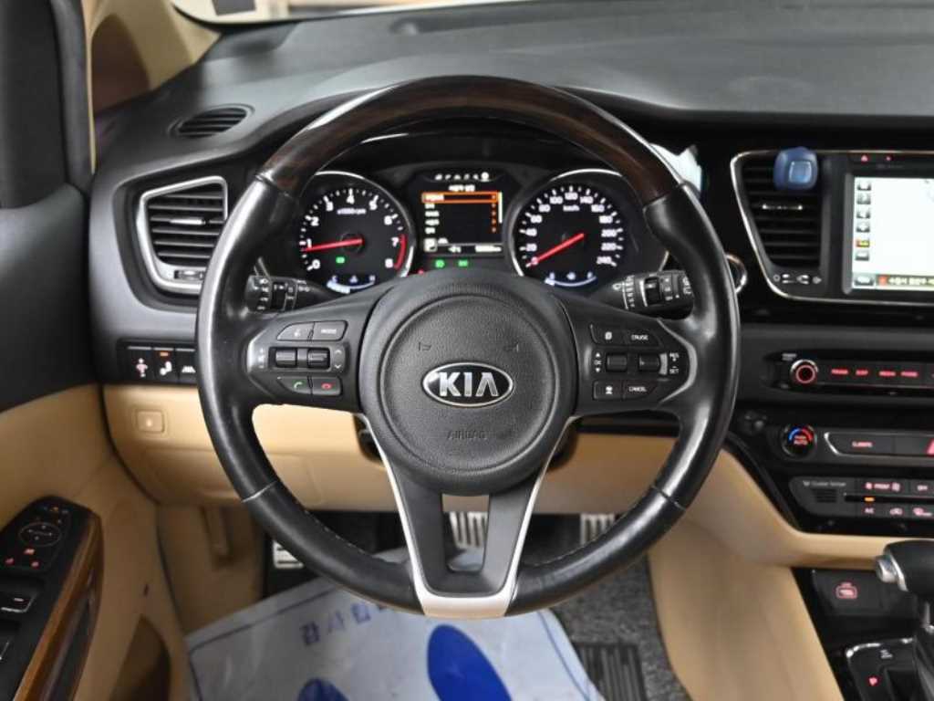 KIA Carnival 2018 - Importación desde Corea - HF Imports Iquique - Foto 13