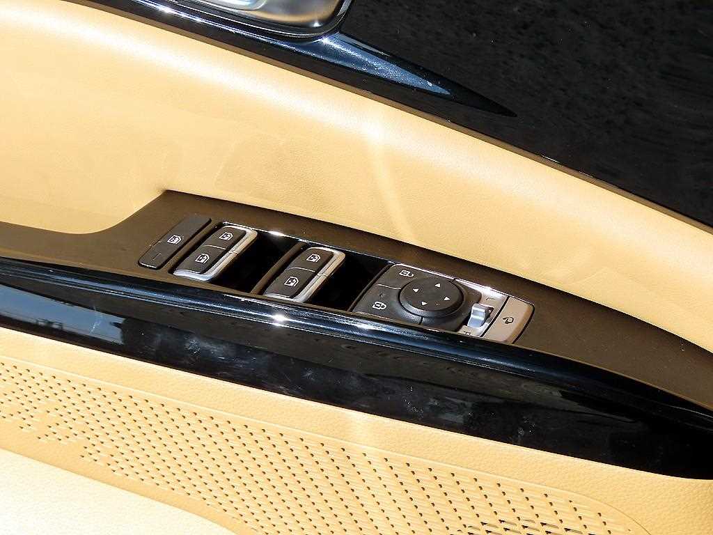 KIA Carnival - Vista 11