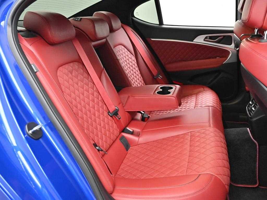 Genesis G70 - Vista 10