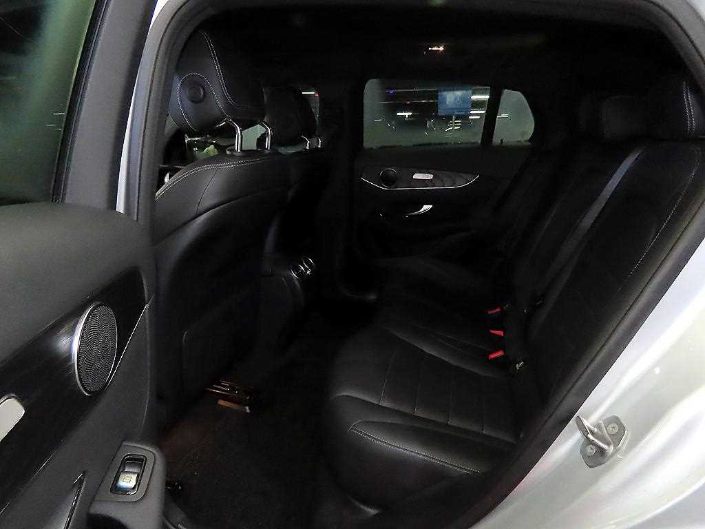 Mercedes Benz GLC Class - Vista 7