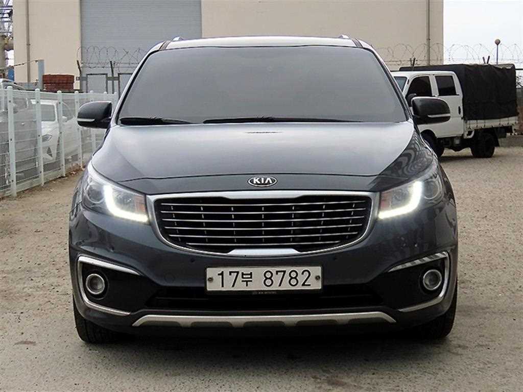 KIA Carnival 2018 Gris - Importación desde Corea - HF Imports Iquique - Foto 1