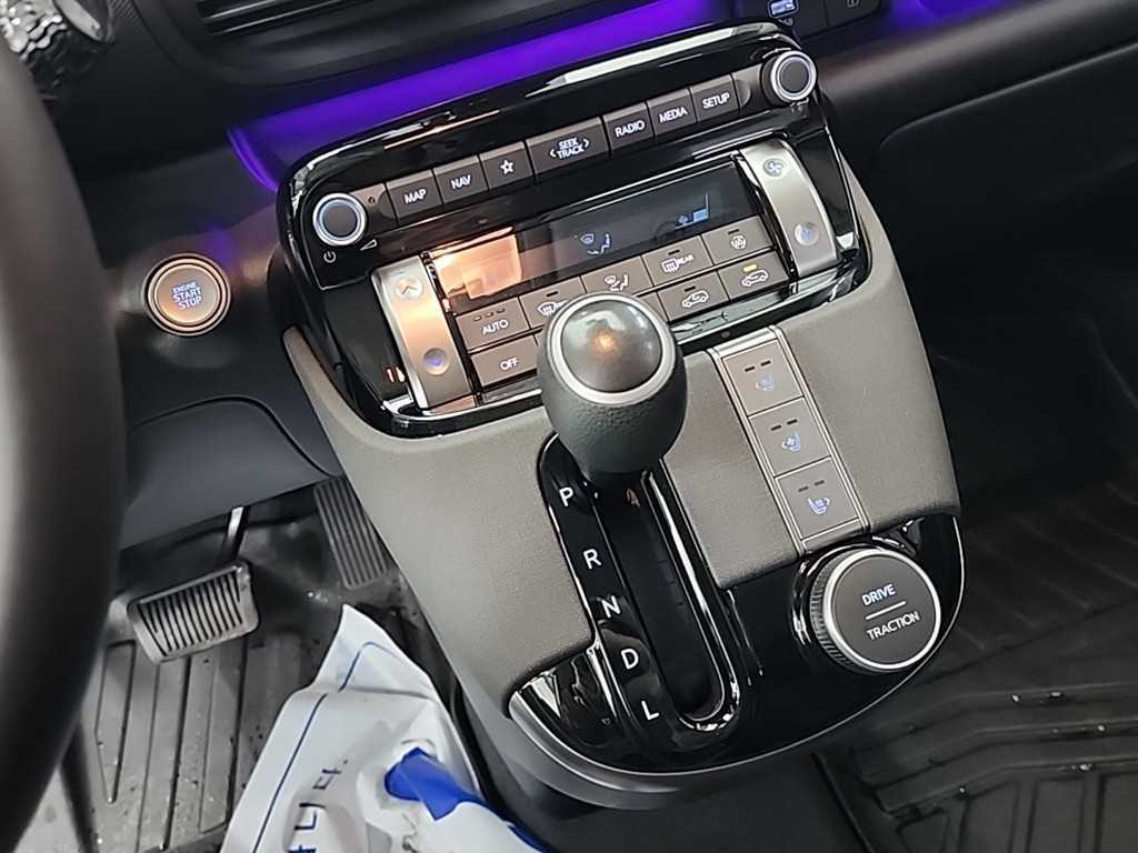 HYUNDAI Casper - Vista 8