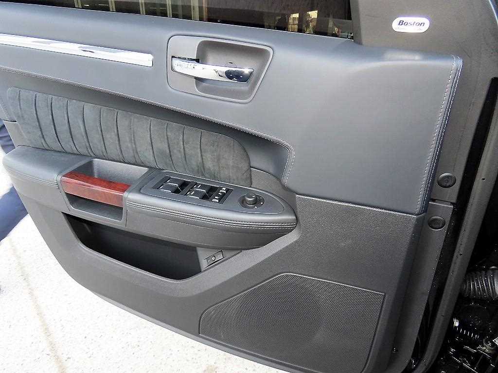 Chrysler 300C - Vista 11