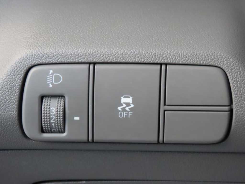 HYUNDAI Avante - Vista 11