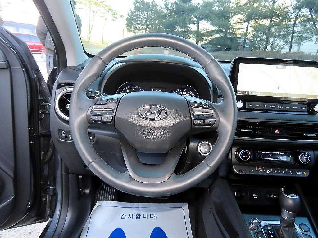 HYUNDAI Kona - Vista 8