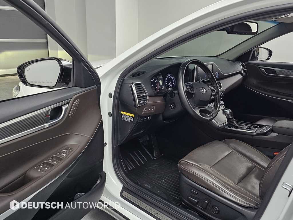 HYUNDAI Grandeur - Vista 11