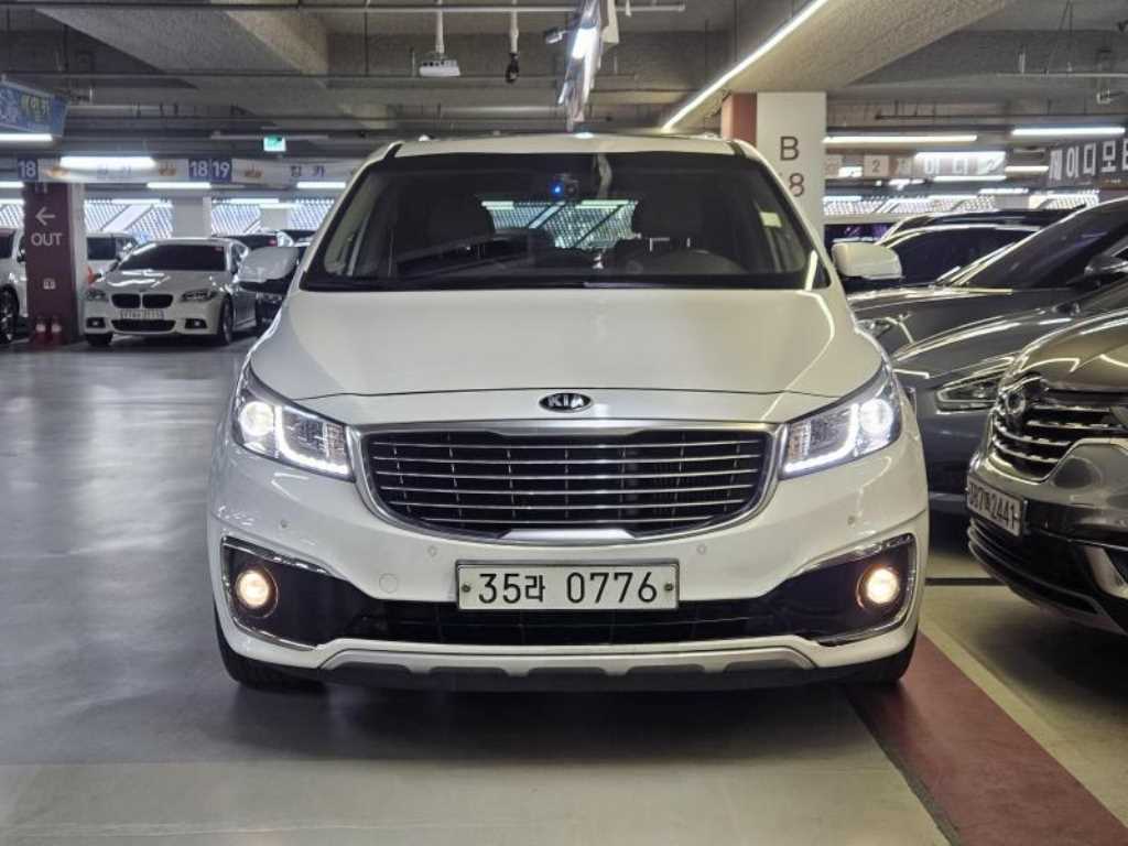 KIA Carnival - Vista 2