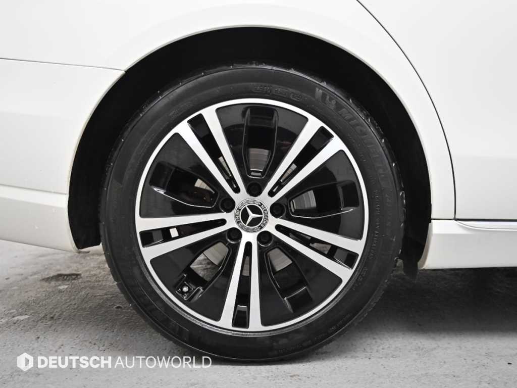 Mercedes Benz E class - Vista 5