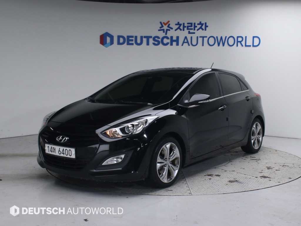 HYUNDAI i30 2012 Negro - Importación desde Corea - HF Imports Iquique - Foto 1