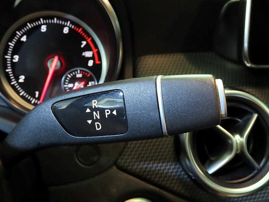 Mercedes Benz GLA Class - Vista 12