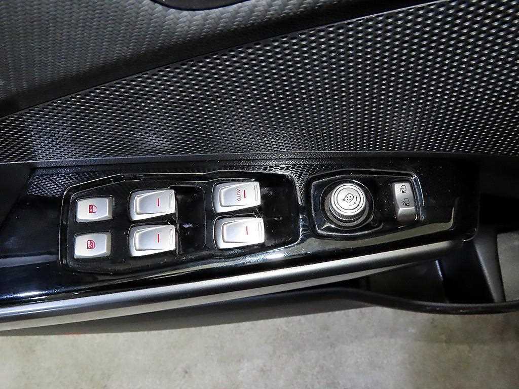 Ssangyong Tivoli 2017 Blanco - Importación desde Corea - HF Imports Iquique - Foto 13