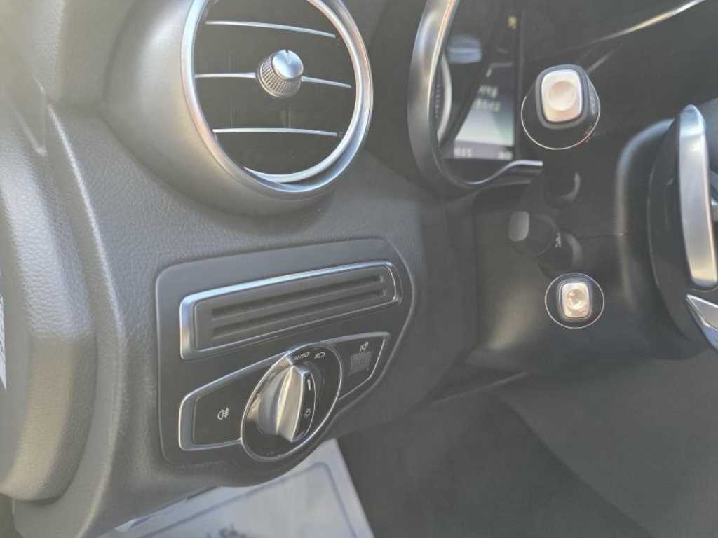 Mercedes Benz C Class - Vista 11