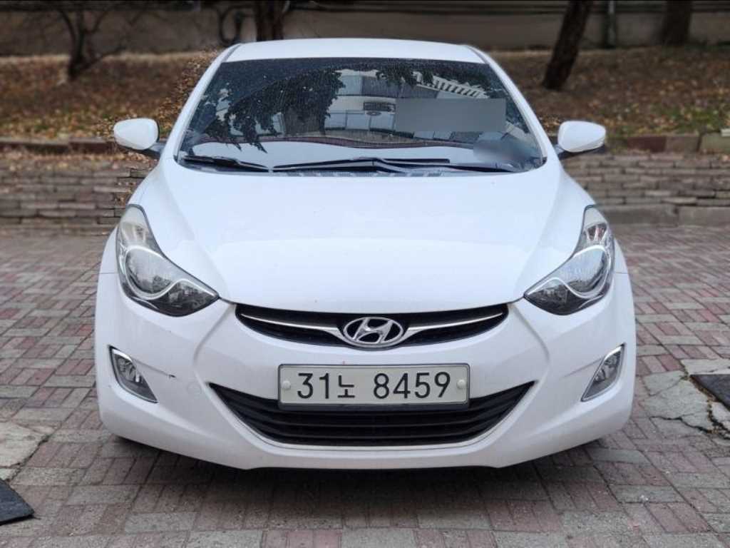 HYUNDAI Avante - Vista 8