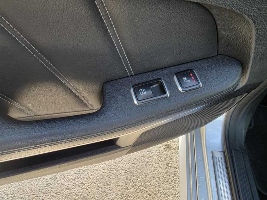 Mercedes Benz E class - Vista 7