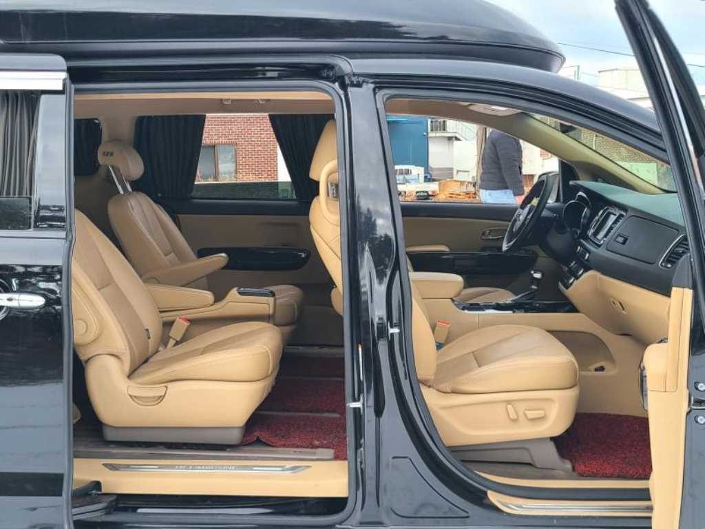 KIA Carnival - Vista 4