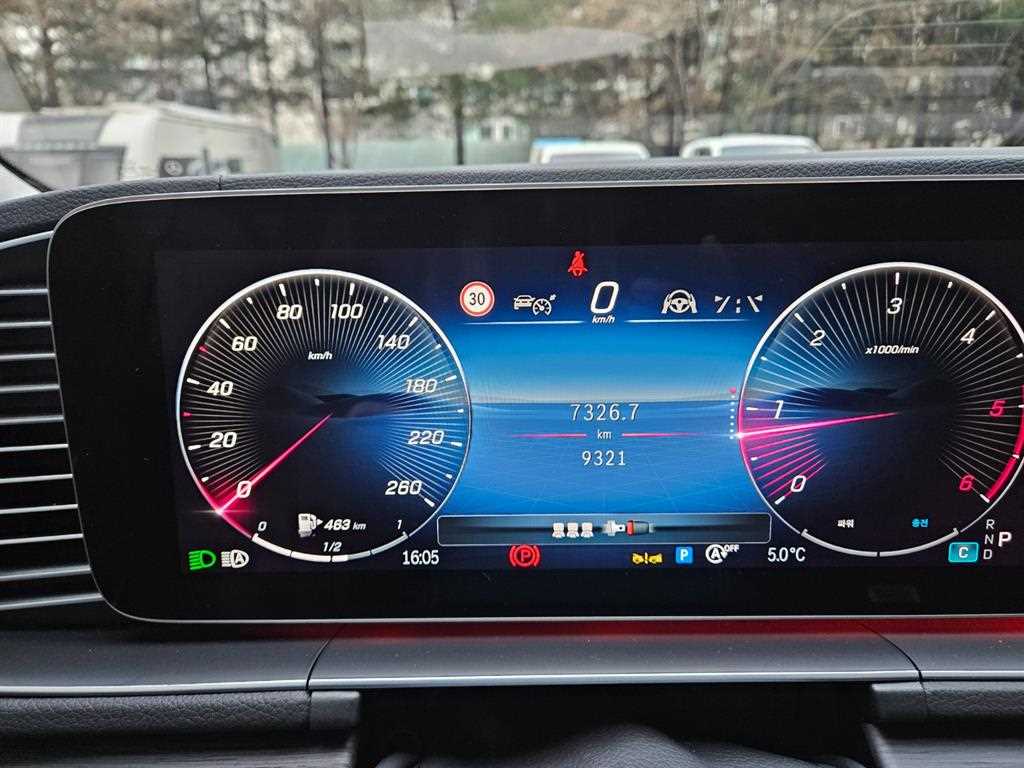 Mercedes Benz GLE Class - Vista 10