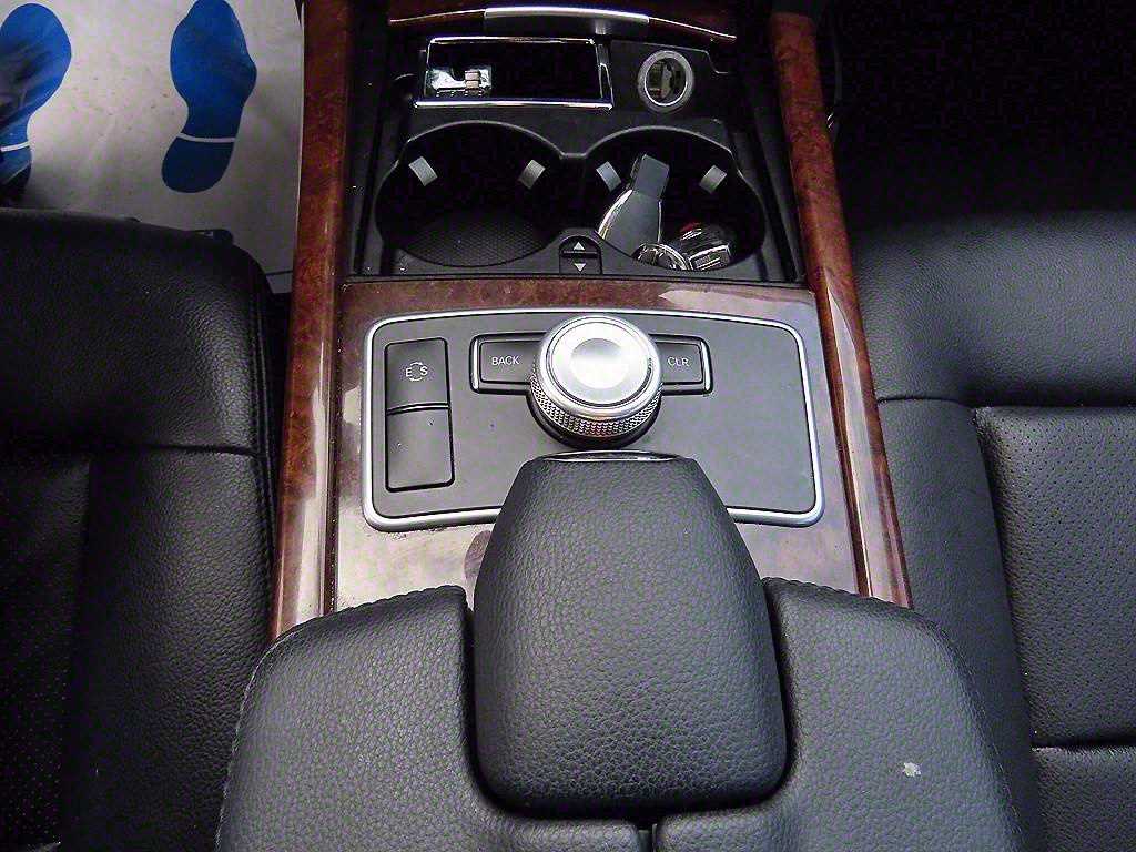 Mercedes Benz E class - Vista 12