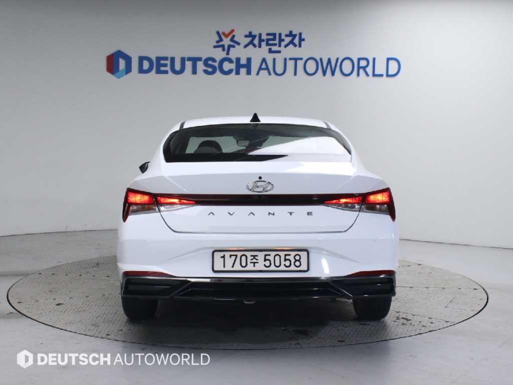 HYUNDAI Avante - Vista 4