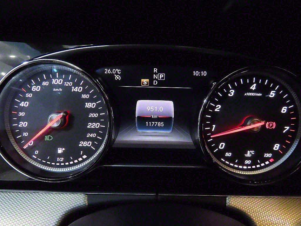 Mercedes Benz E class - Vista 9