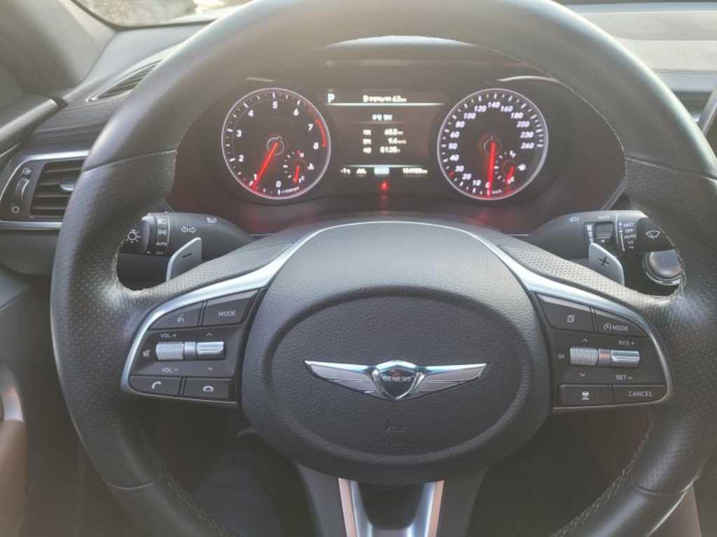 Genesis G70 - Vista 4