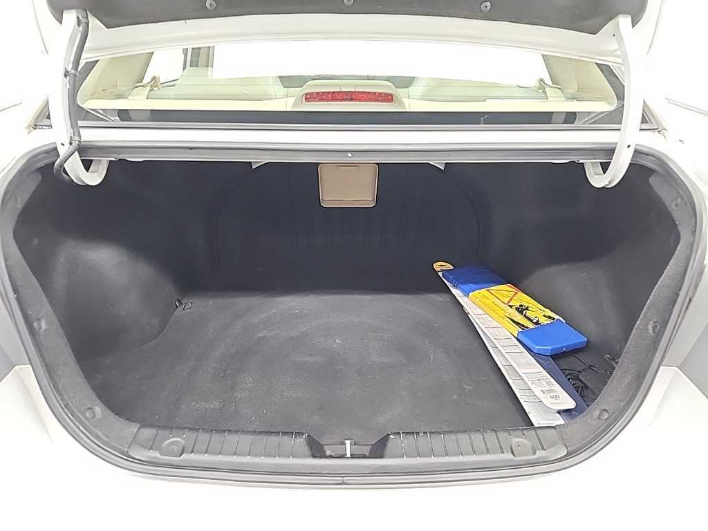 HYUNDAI Avante 2010 Blanco - Importación desde Corea - HF Imports Iquique - Foto 17