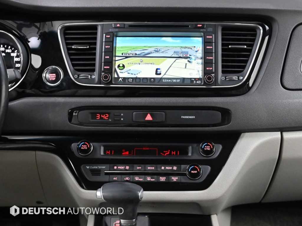 KIA Carnival 2017 Blanco - Importación desde Corea - HF Imports Iquique - Foto 14