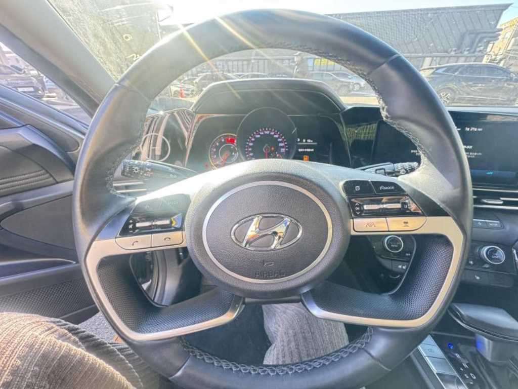 HYUNDAI Avante - Vista 6