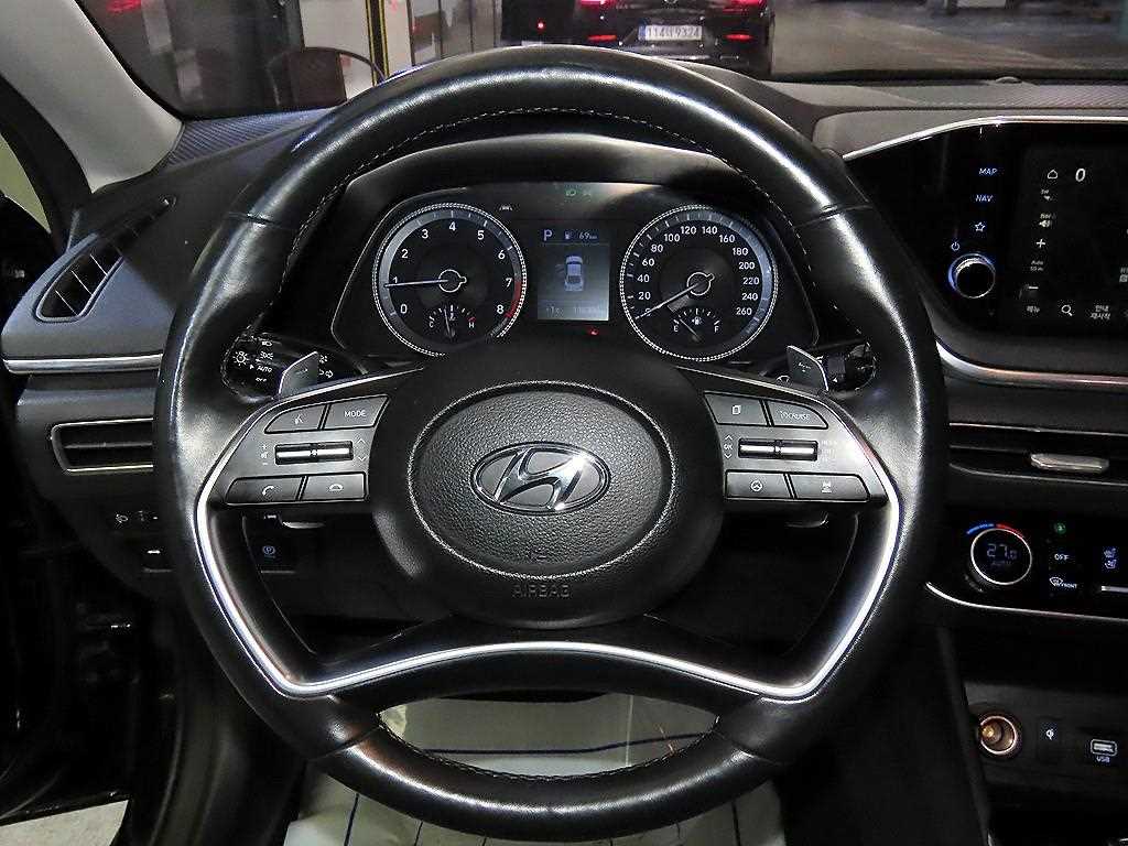 HYUNDAI Sonata - Vista 8